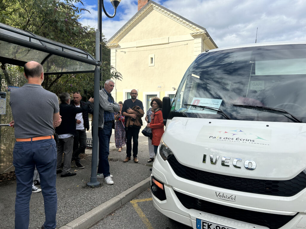 Inauguration lignes de bus ©Communauté de Communes du Pays des Ecrins