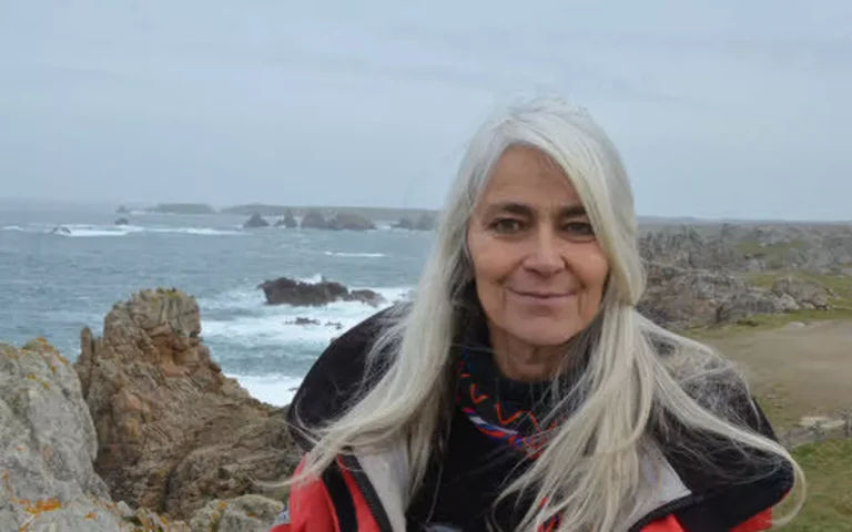 Karin Huet : la vie libre entre mer et écriture