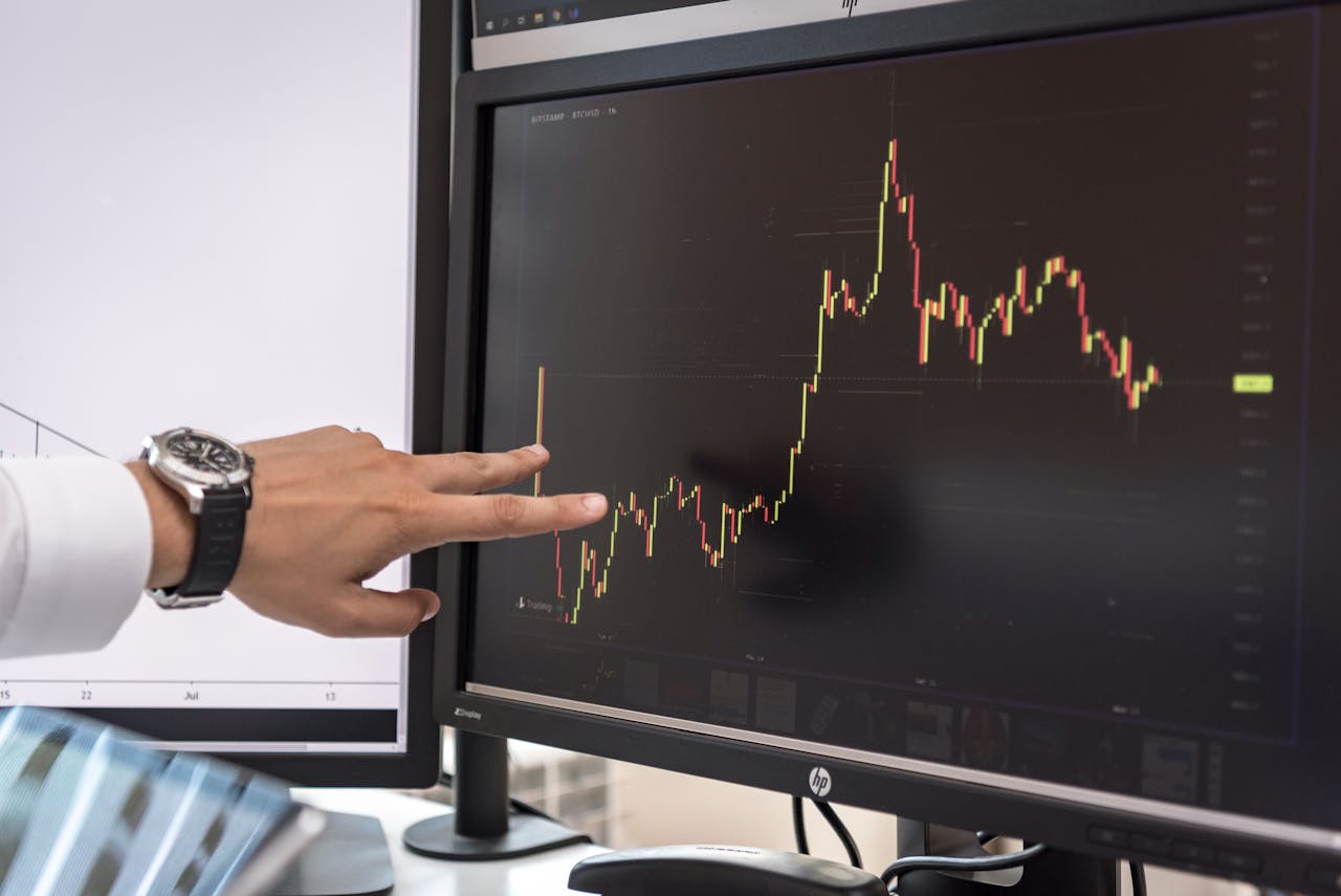 Trading c'est quoi : tout ce que vous devez savoir pour commencer
