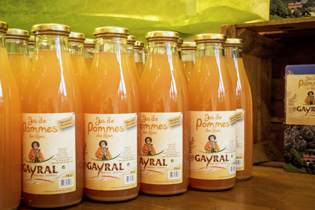 Produits locaux - jus de pommes des Alpes
