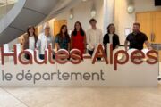 Soins dentaires : trois stagiaires en odontologie accueillis dans les Hautes-Alpes grâce à la bourse du Département