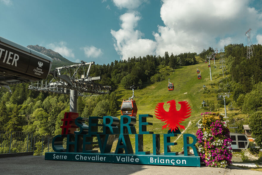 CABINE RATIER – SERRE CHEVALIER BRIANCON – 1-Tom Young