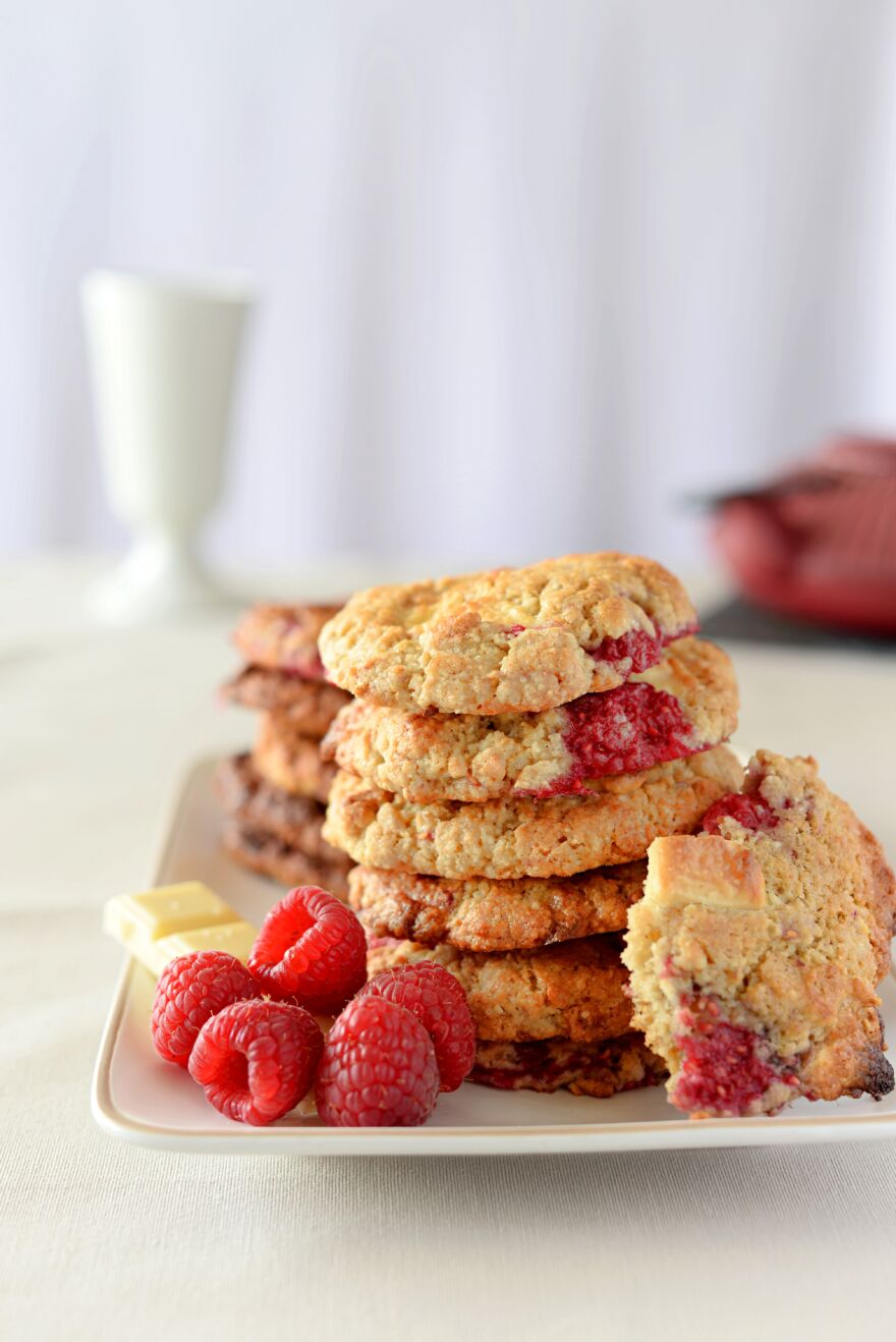 Cookies framboises-chocolat blanc ©Fanny Dou Cookies framboises-chocolat blanc ©Fanny Dou