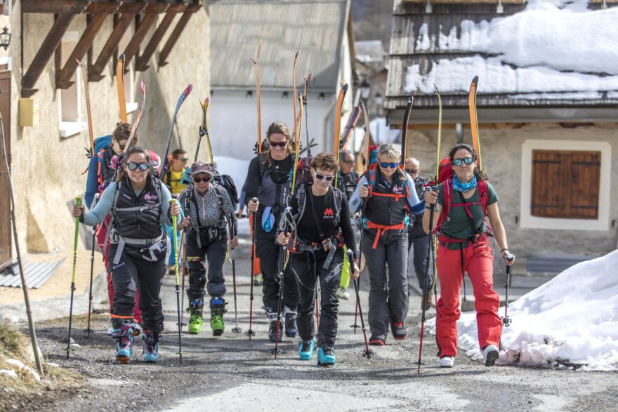 Depart de Nevache de la randonnee vers BuffereMarins des Cimes 2023 ©Patrick DOMEYNE/ADDET 05 Depart de Nevache de la randonnee vers BuffereMarins des Cimes 2023 ©Patrick DOMEYNE/ADDET 05