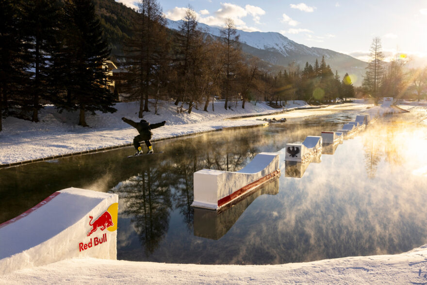 Pierre Vaultier 2025 Floating Shapes ©Louis Garnier – Red Bull Content Pool Pierre Vaultier 2025 Floating Shapes ©Louis Garnier - Red Bull Content Pool